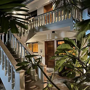 Island Cove Апартаменты